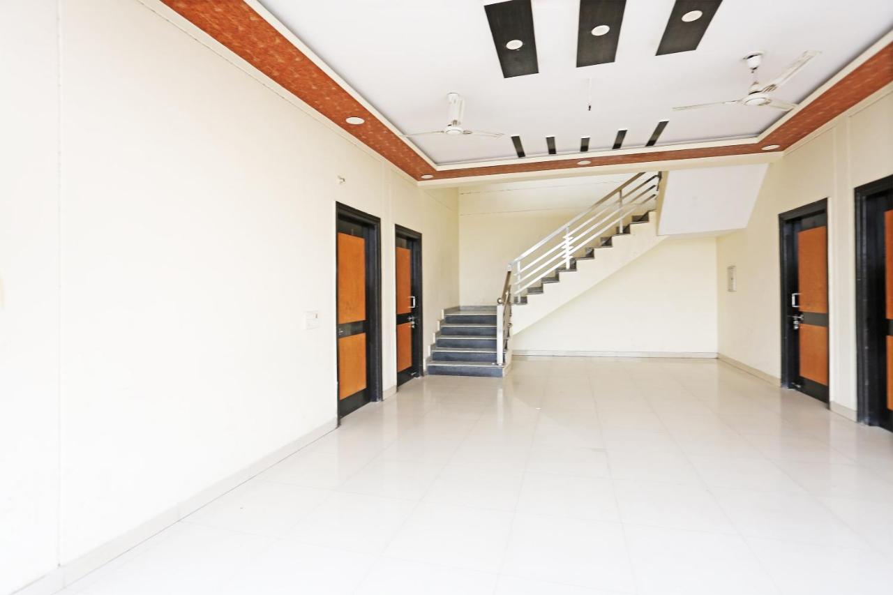 Hôtel Oyo 40446 Yas Residency à Alīgarh Extérieur photo