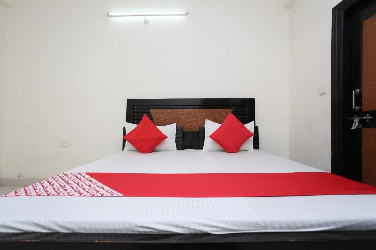 Hôtel Oyo 40446 Yas Residency à Alīgarh Extérieur photo