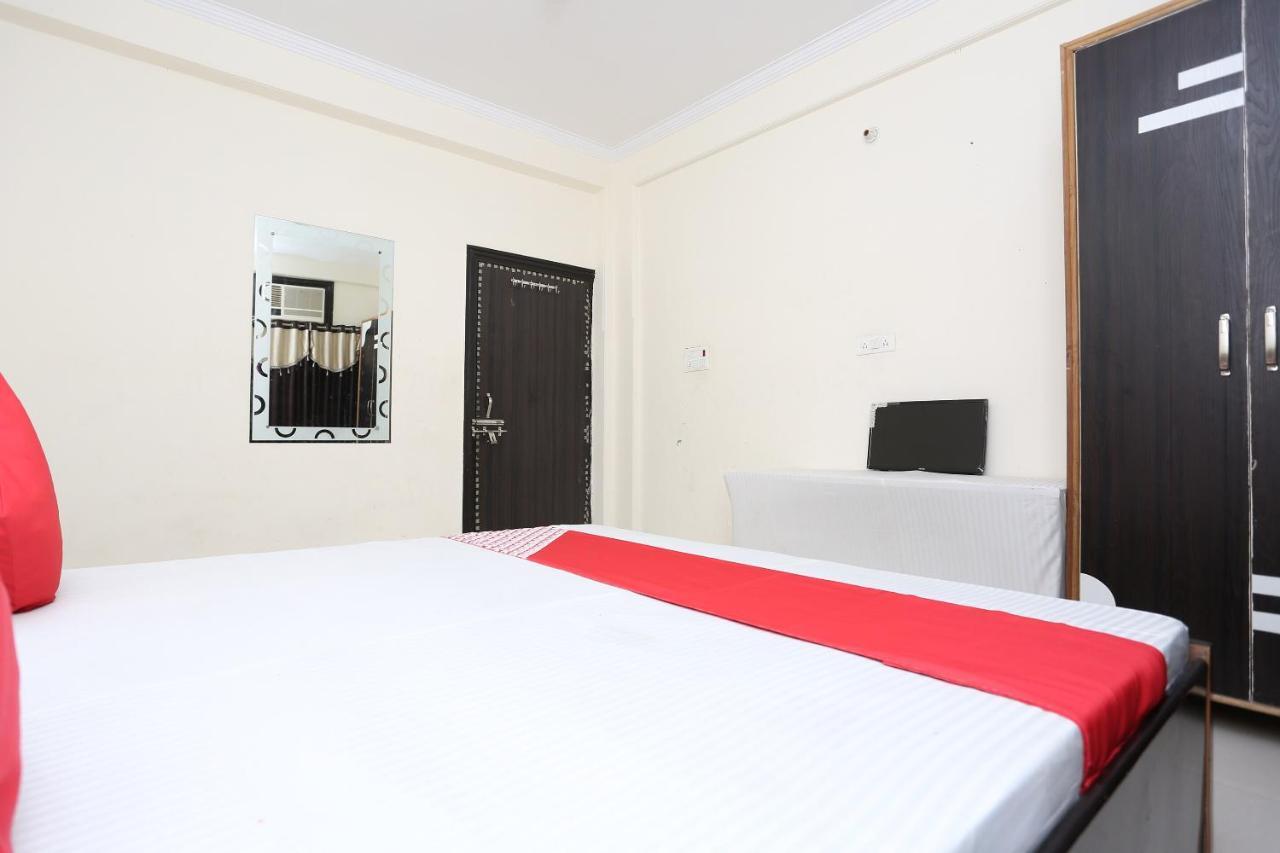 Hôtel Oyo 40446 Yas Residency à Alīgarh Extérieur photo